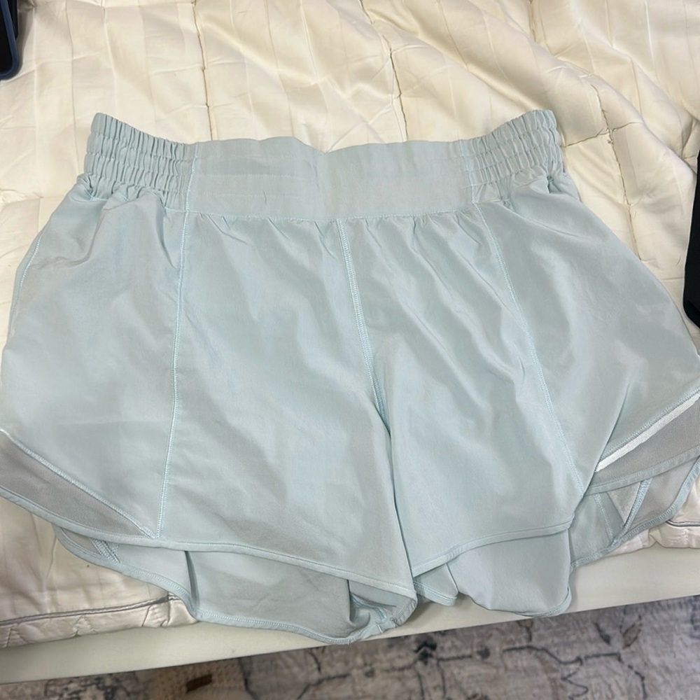Lululemon hotty hot shorts size 10 4”